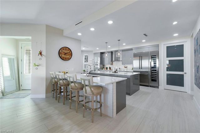 415 Sea Grove LN # 102, Naples, FL 34110