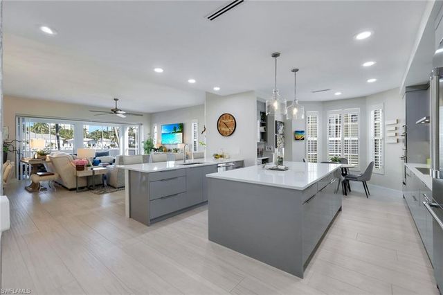 415 Sea Grove LN # 102, Naples, FL 34110