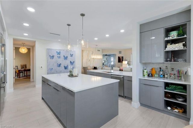 415 Sea Grove LN # 102, Naples, FL 34110