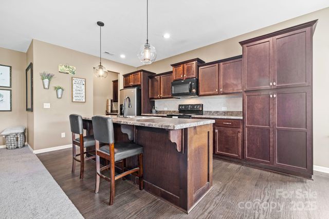 196 Sutters Mill Drive, Troutman, NC 28166