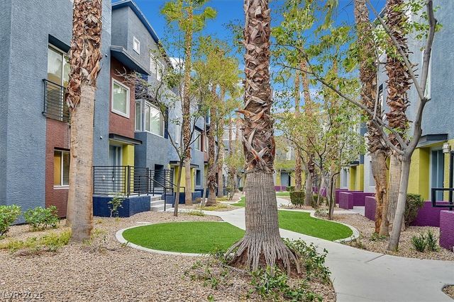9050 West Tropicana Avenue 1049, Las Vegas, NV 89147