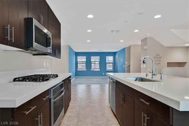 9050 West Tropicana Avenue 1049, Las Vegas, NV 89147