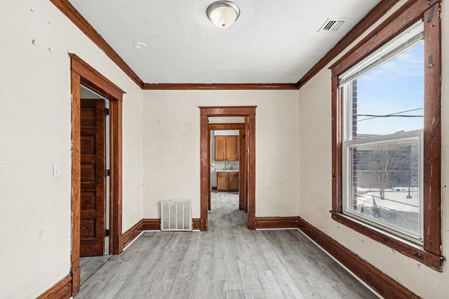 1105 N Burdick Street, Kalamazoo, MI 49007