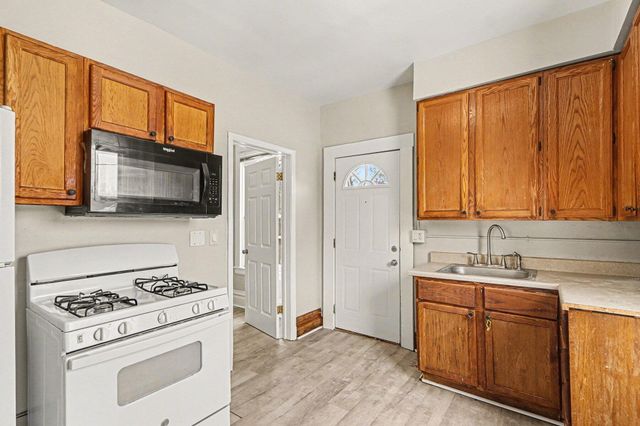 1105 N Burdick Street, Kalamazoo, MI 49007