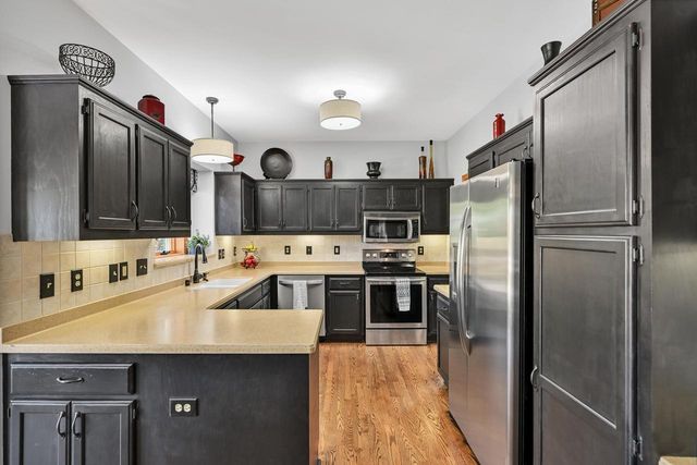 W143N6633 Aspen DRIVE, Menomonee Falls, WI 53051