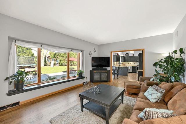 W143N6633 Aspen DRIVE, Menomonee Falls, WI 53051