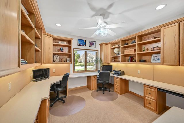 W143N6633 Aspen DRIVE, Menomonee Falls, WI 53051
