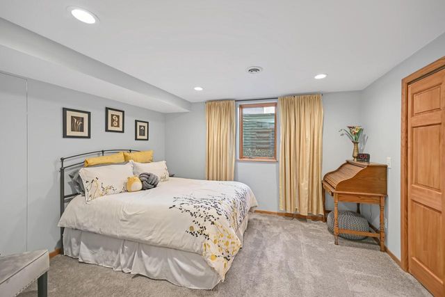 W143N6633 Aspen DRIVE, Menomonee Falls, WI 53051