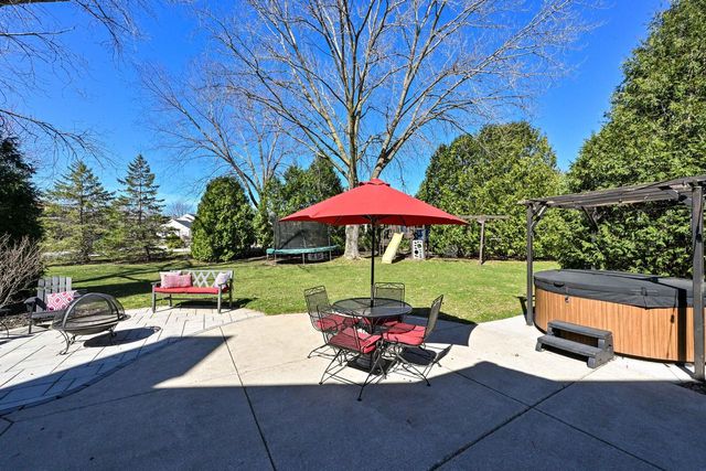 W143N6633 Aspen DRIVE, Menomonee Falls, WI 53051