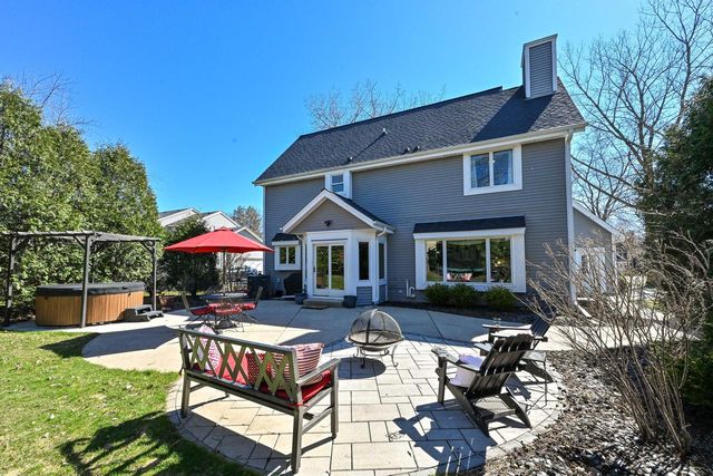 W143N6633 Aspen DRIVE, Menomonee Falls, WI 53051