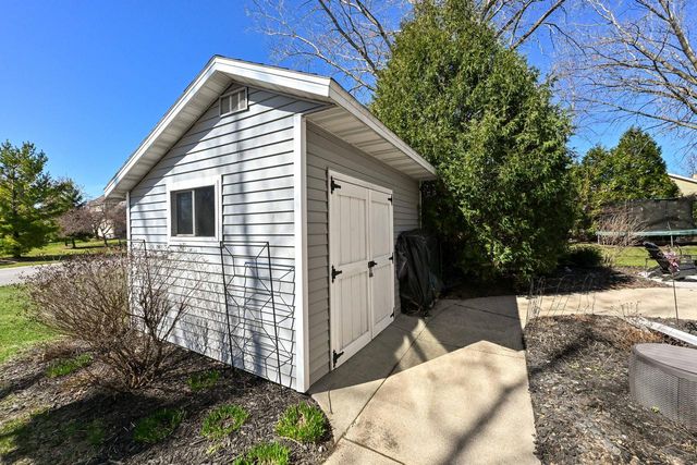 W143N6633 Aspen DRIVE, Menomonee Falls, WI 53051