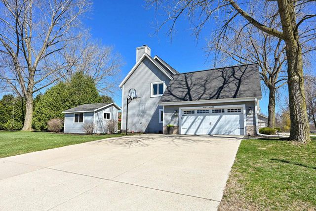 W143N6633 Aspen DRIVE, Menomonee Falls, WI 53051