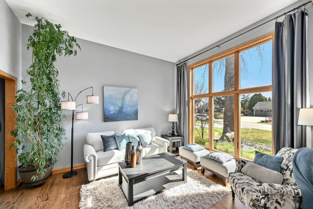 W143N6633 Aspen DRIVE, Menomonee Falls, WI 53051
