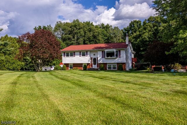 3 Sawmill Rd, Vernon Twp., NJ 07460