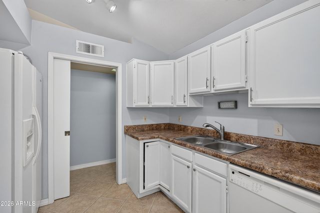3810 W MARCONI Avenue, Phoenix, AZ 85053