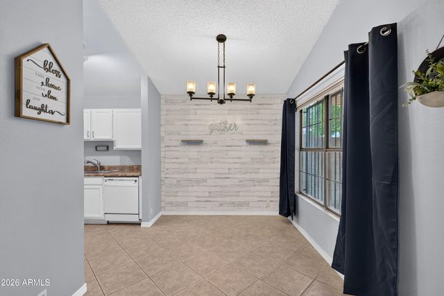 3810 W MARCONI Avenue, Phoenix, AZ 85053