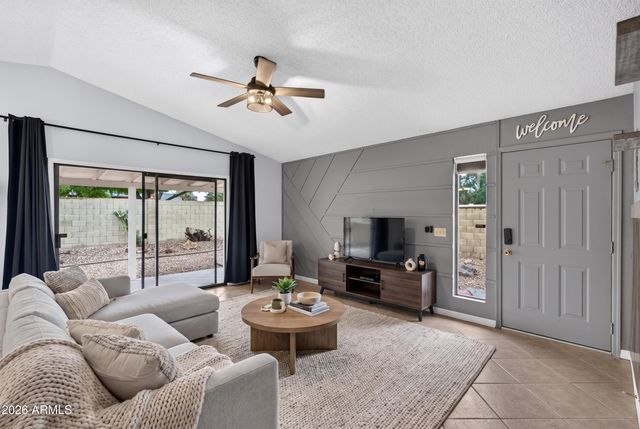 3810 W MARCONI Avenue, Phoenix, AZ 85053