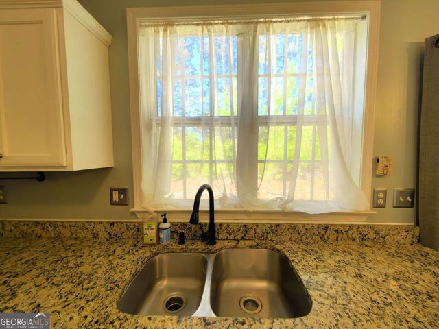 2815 Priestcliff Drive SE, Smyrna, GA 30080