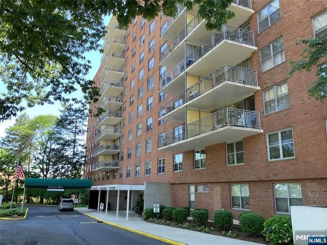 301 Beech Street 1H, Hackensack, NJ 07601