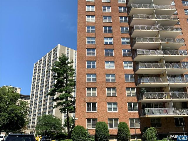 301 Beech Street 1H, Hackensack, NJ 07601