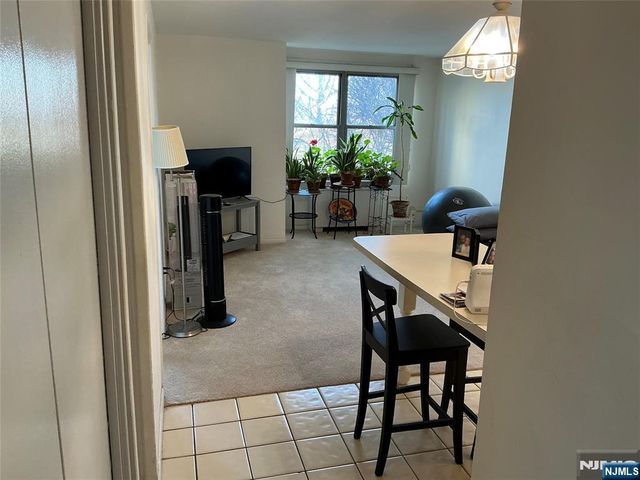 301 Beech Street 1H, Hackensack, NJ 07601