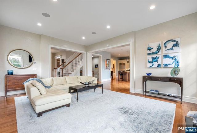 117 Cortland Drive, Saddle River, NJ 07458
