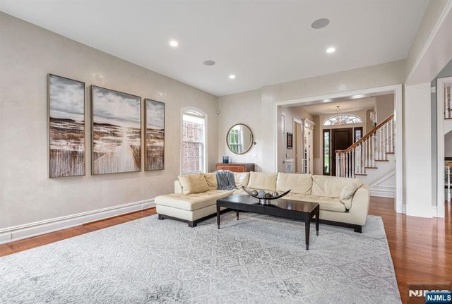 117 Cortland Drive, Saddle River, NJ 07458