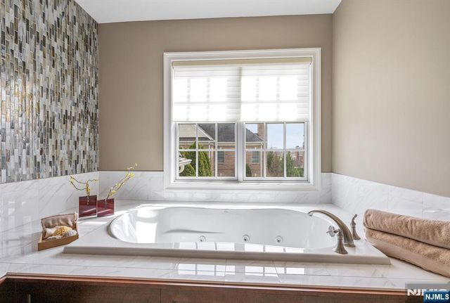 117 Cortland Drive, Saddle River, NJ 07458