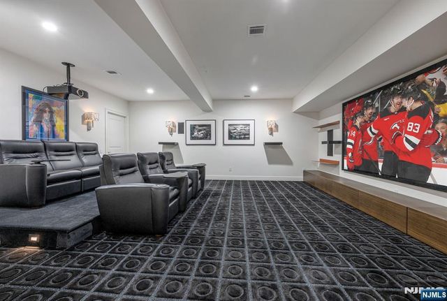 117 Cortland Drive, Saddle River, NJ 07458