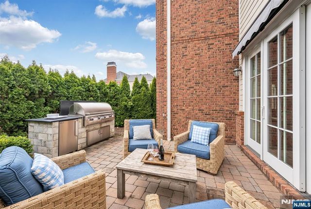 117 Cortland Drive, Saddle River, NJ 07458