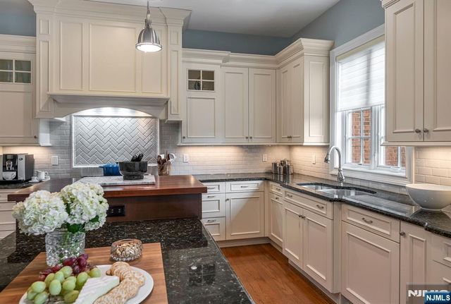 117 Cortland Drive, Saddle River, NJ 07458