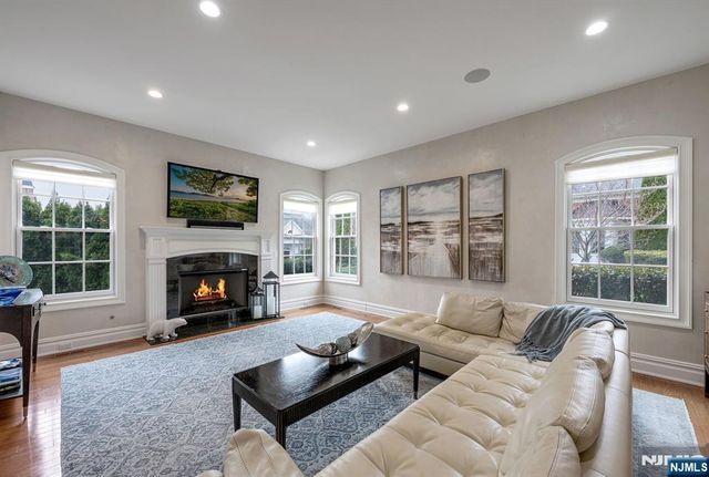 117 Cortland Drive, Saddle River, NJ 07458
