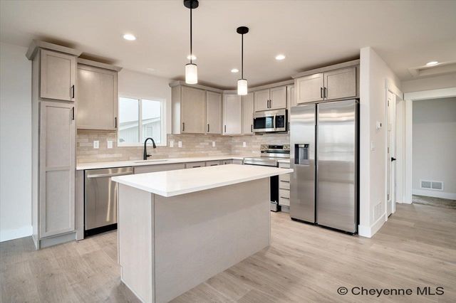 3221 BEVANS ST, Cheyenne, WY 82001