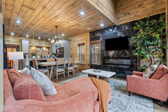 2119 Valley Creek Way, Sevierville, TN 37862