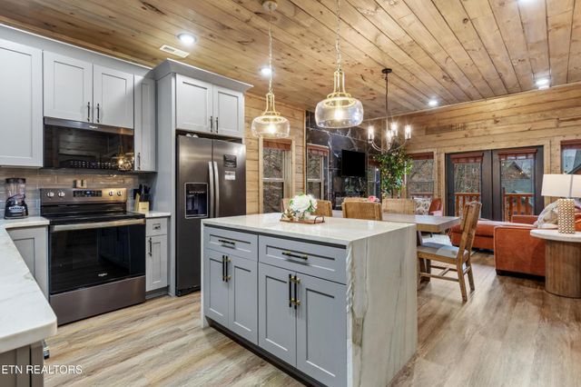 2119 Valley Creek Way, Sevierville, TN 37862