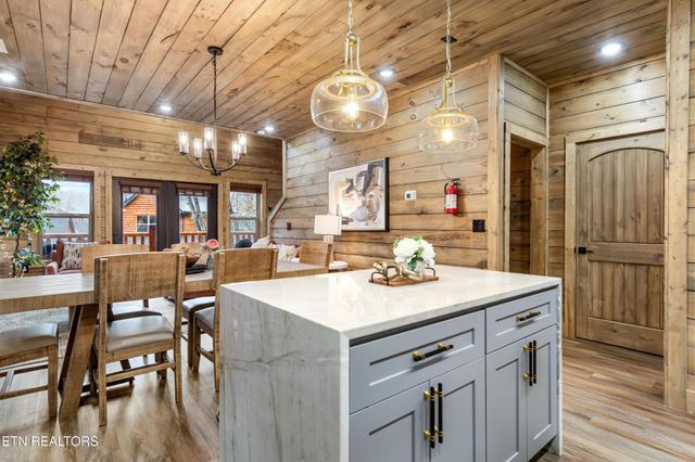 2119 Valley Creek Way, Sevierville, TN 37862