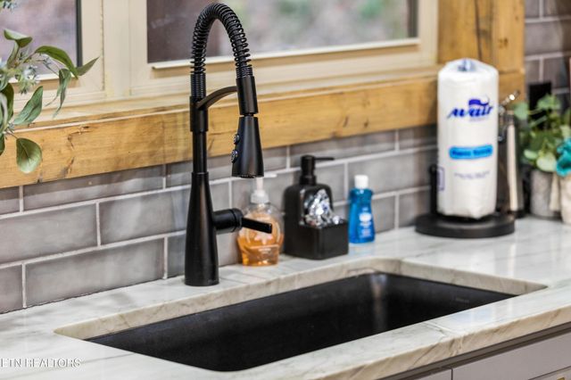 2119 Valley Creek Way, Sevierville, TN 37862