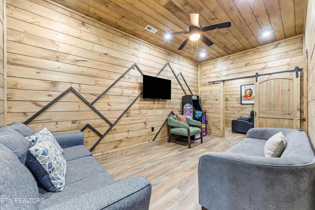 2119 Valley Creek Way, Sevierville, TN 37862