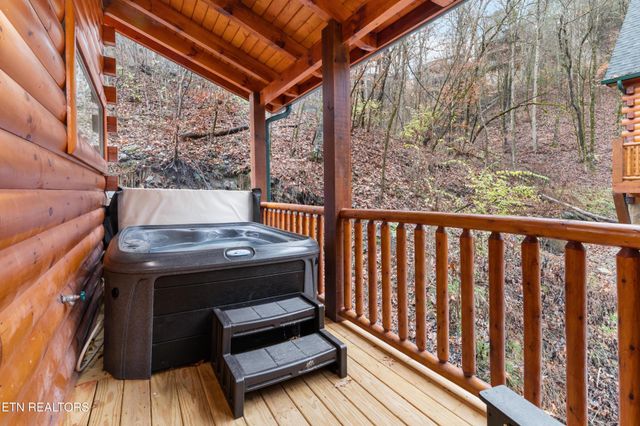 2119 Valley Creek Way, Sevierville, TN 37862