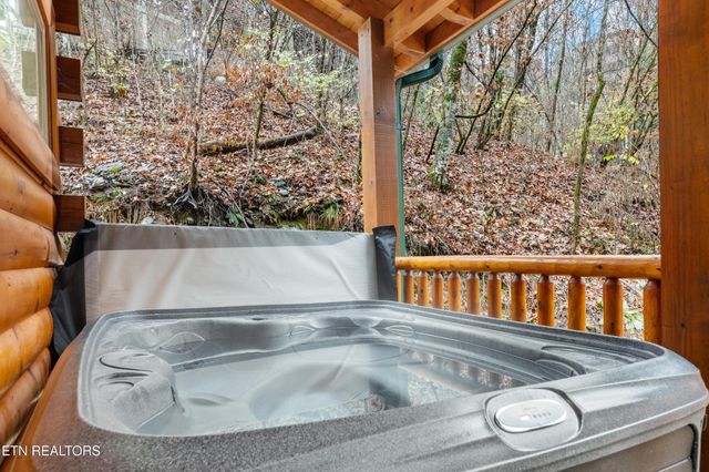 2119 Valley Creek Way, Sevierville, TN 37862