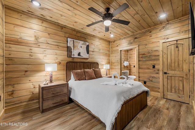 2119 Valley Creek Way, Sevierville, TN 37862