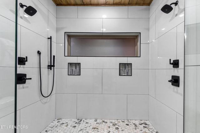 2119 Valley Creek Way, Sevierville, TN 37862