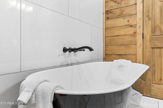 2119 Valley Creek Way, Sevierville, TN 37862