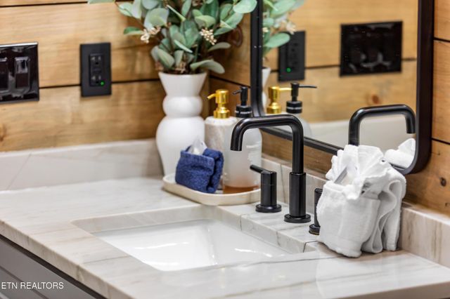 2119 Valley Creek Way, Sevierville, TN 37862