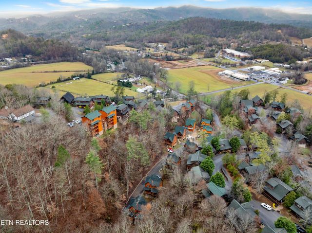 2119 Valley Creek Way, Sevierville, TN 37862