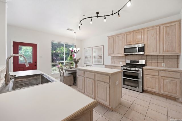 8906 BRAE BND, San Antonio, TX 78249
