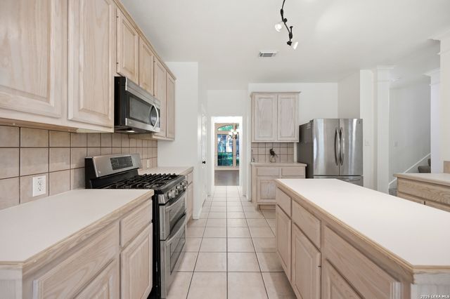 8906 BRAE BND, San Antonio, TX 78249