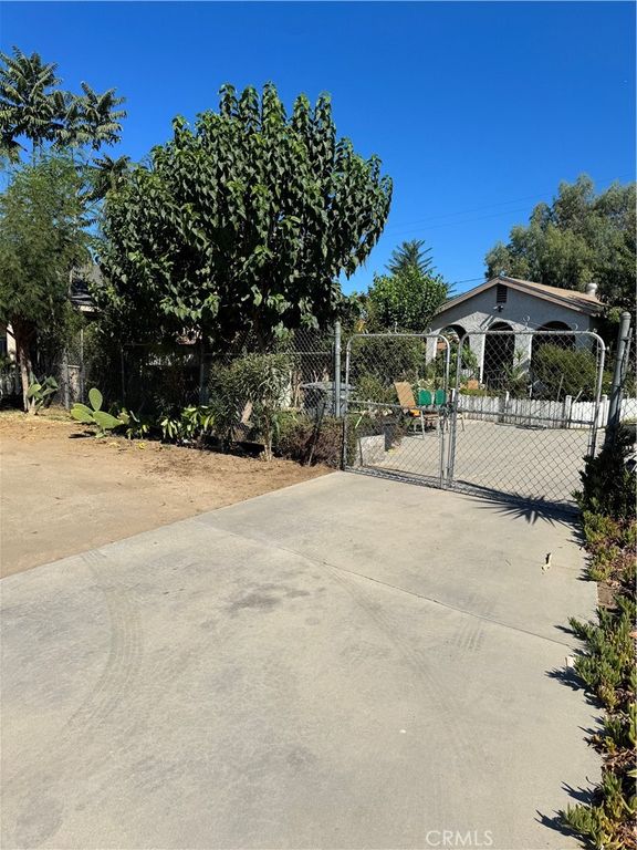 174 E 11th, Perris, CA 92570 — photo 4