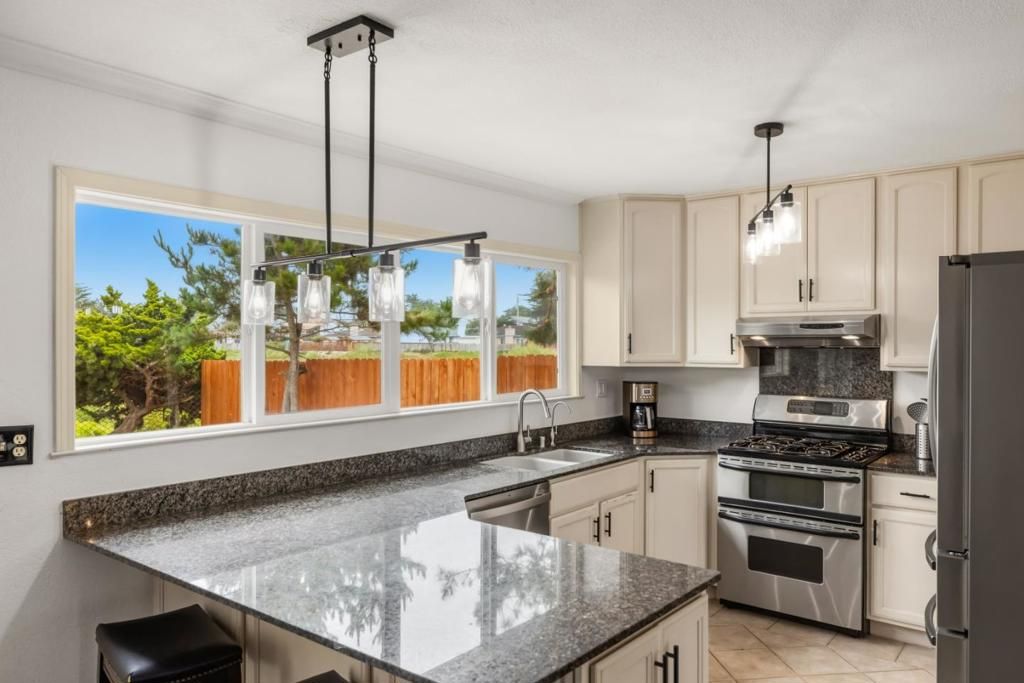 Image 10 of property listing at 3135 Messinger Drive, Marina, CA 93933