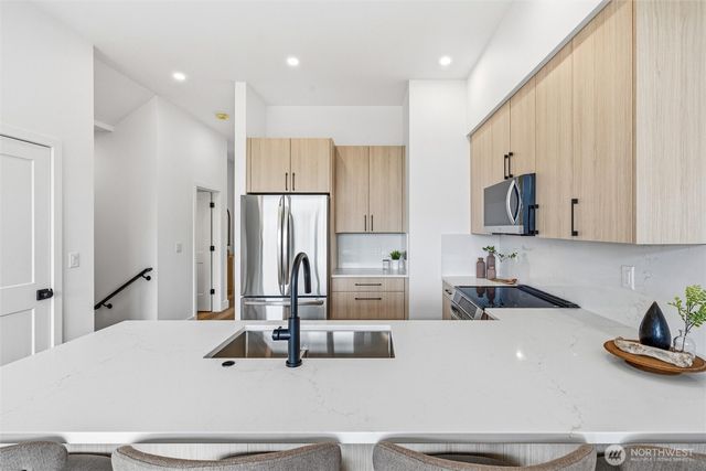 1109 Divine Lane, Bellingham, WA 98229